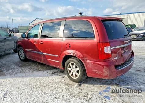 2011 Chrysler Town & Country Touring z USA, uszkodzony, nr VIN 2A4RR5DG3BR645603